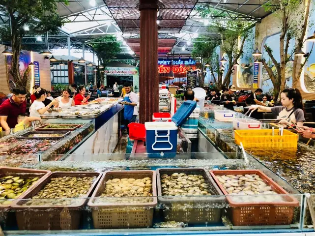 Hải Sản Biển Đông Cần Thơ: Tinh Hoa Đất Mũi Và Trải Nghiệm Ẩm Thực Không Thể Bỏ Lỡ