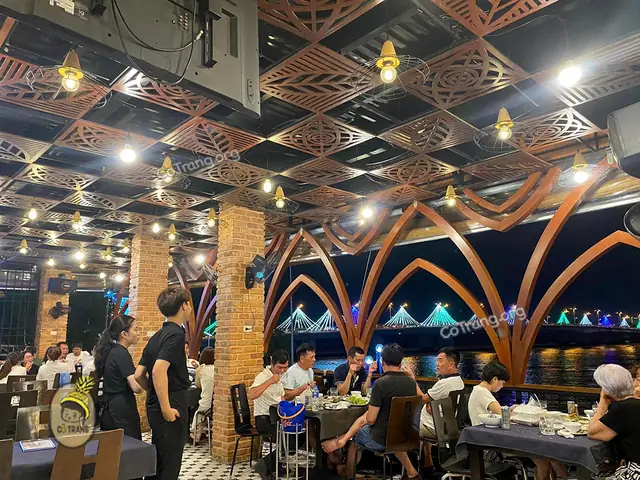 Khám Phá Hải Sản Hạnh Xuân: Địa Chỉ, Thực Đơn & Không Gian