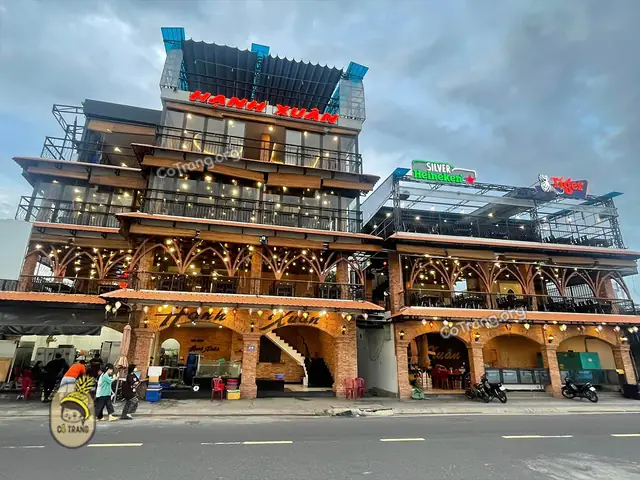 Khám Phá Hải Sản Hạnh Xuân: Địa Chỉ, Thực Đơn & Không Gian