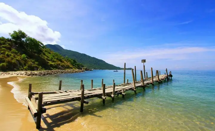 Khám Phá Làng Chài Hàm Ninh Phú Quốc: Nét Bình Dị & Trải Nghiệm Du Lịch Khám Phá Làng Chài Hàm Ninh Phú Quốc: Nét Bình Dị & Trải Nghiệm Du Lịch