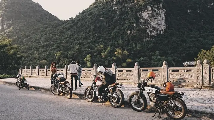 Hang Múa Ninh Bình: Cẩm Nang Khám Phá 'vạn Lý Trường Thành' Thu Nhỏ