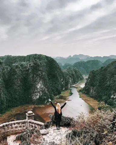 Hang Múa Ninh Bình: Cẩm Nang Khám Phá 'vạn Lý Trường Thành' Thu Nhỏ