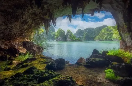 Hang Trinh Nữ Vịnh Hạ Long: Từ Truyền Thuyết Động Lòng Đến Hướng Dẫn Tham Quan Thực Tế Hang Trinh Nữ Vịnh Hạ Long: Từ Truyền Thuyết Động Lòng Đến Hướng Dẫn Tham Quan Thực Tế