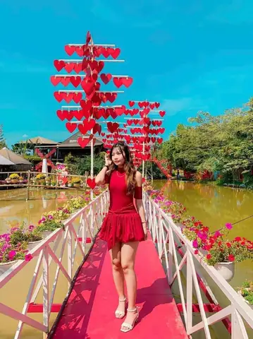 Khám Phá Happy Land Hùng Thy: Vé, Tour Và Điểm Tham Quan