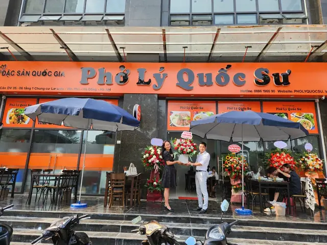 Phở Lý Quốc Sư: Đánh Giá Chi Tiết Quán Phở Bò Truyền Thống Hà Nội