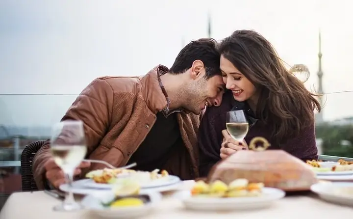 Hẹn Hò Thì Nên Đi Đâu? Bí Quyết Lựa Chọn Địa Điểm Hoàn Hảo