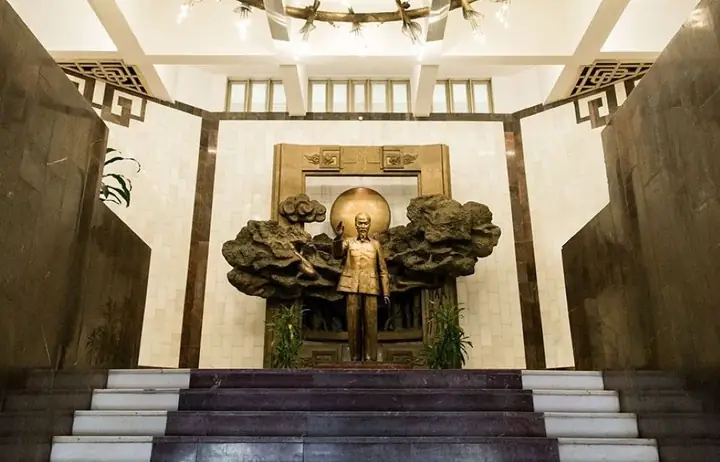 Khám Phá Lăng Chủ Tịch Hồ Chí Minh: Lịch Sử, Kiến Trúc & Hướng Dẫn Thăm Khám Phá Lăng Chủ Tịch Hồ Chí Minh: Lịch Sử, Kiến Trúc & Hướng Dẫn Thăm