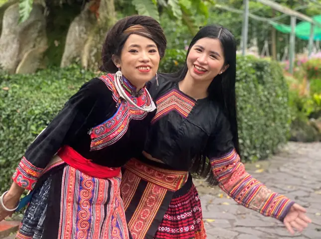 Khám Phá Văn Hoá Và Trang Phục Truyền Thống Của Dân Tộc H'mông