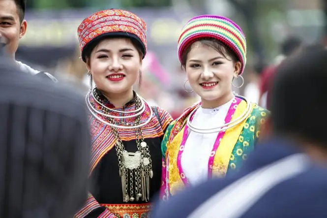 Khám Phá Văn Hoá Và Trang Phục Truyền Thống Của Dân Tộc H'mông