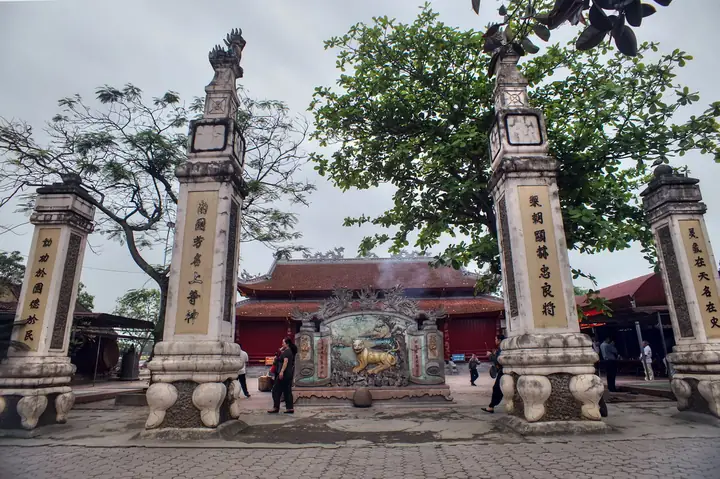Lễ Hội Đền Ông Hoàng Mười: Trải Nghiệm Thực Tế Và Những Điều Cần Lưu Ý Lễ Hội Đền Ông Hoàng Mười: Trải Nghiệm Thực Tế Và Những Điều Cần Lưu Ý
