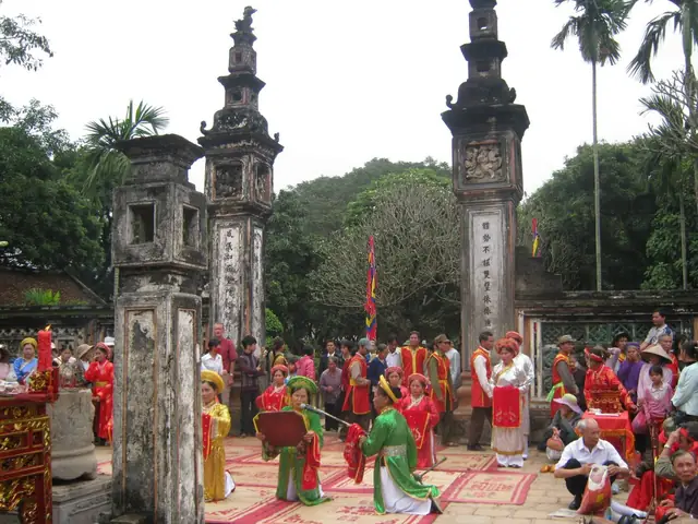Cẩm Nang Du Lịch Tràng An Ninh Bình: Khám Phá Vịnh Hạ Long Trên Cạn