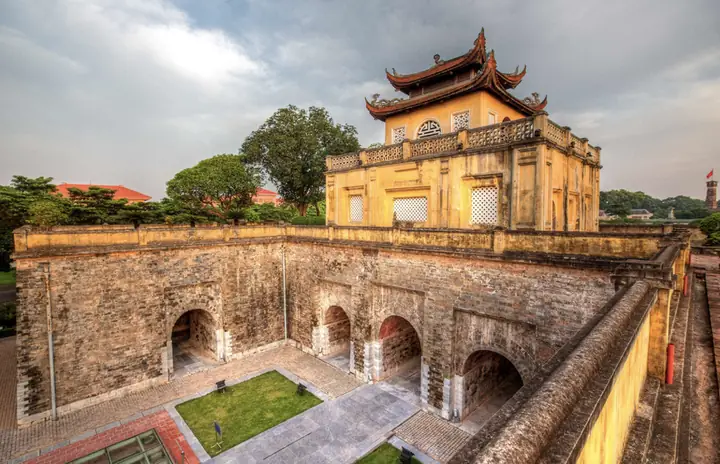Khám Phá Hoàng Thành Thăng Long: Di Tích Lịch Sử Và Văn Hoá Khám Phá Hoàng Thành Thăng Long: Di Tích Lịch Sử Và Văn Hoá