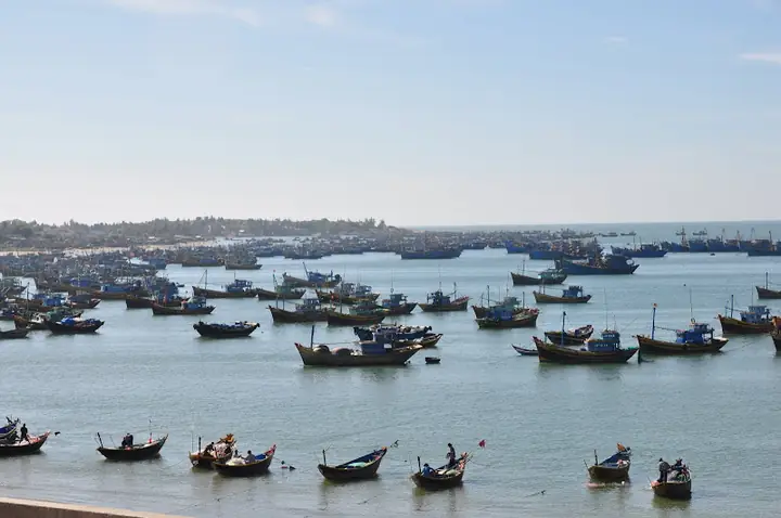 Làng Chài Mũi Né: Hướng Dẫn Khám Phá Cuộc Sống Ngư Dân Đích Thực Làng Chài Mũi Né: Hướng Dẫn Khám Phá Cuộc Sống Ngư Dân Đích Thực