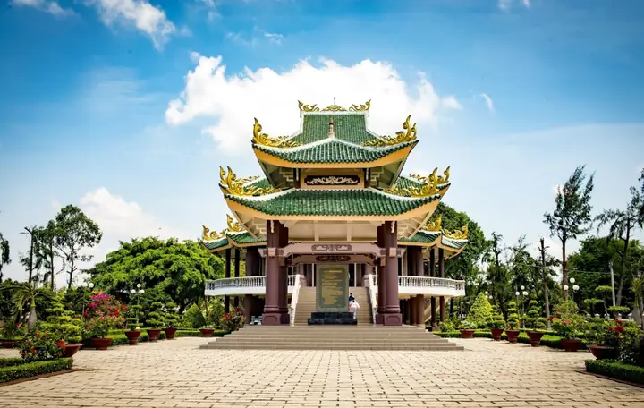 Hình Ảnh Mộ Nguyễn Đình Chiểu: Hướng Dẫn Chi Tiết Để Biết Trước Khi Đến Thăm Hình Ảnh Mộ Nguyễn Đình Chiểu: Hướng Dẫn Chi Tiết Để Biết Trước Khi Đến Thăm