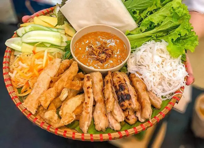 Hình Ảnh Nem Nướng Nha Trang: Đặc Trưng Và Nơi Thưởng Thức Hình Ảnh Nem Nướng Nha Trang: Đặc Trưng Và Nơi Thưởng Thức