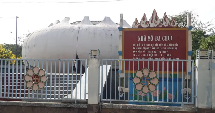 Lịch Sử Đau Thương Nhà Mồ Ba Chúc – Hành Trình Nhớ Người