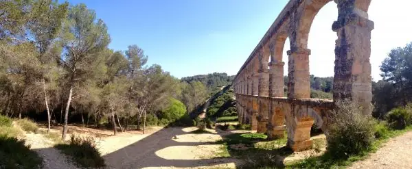 Cẩm Nang Ống Dẫn Nước La Mã Tarragona: Khám Phá Kỳ Tích Cổ Đại Tại Tây Ban Nha