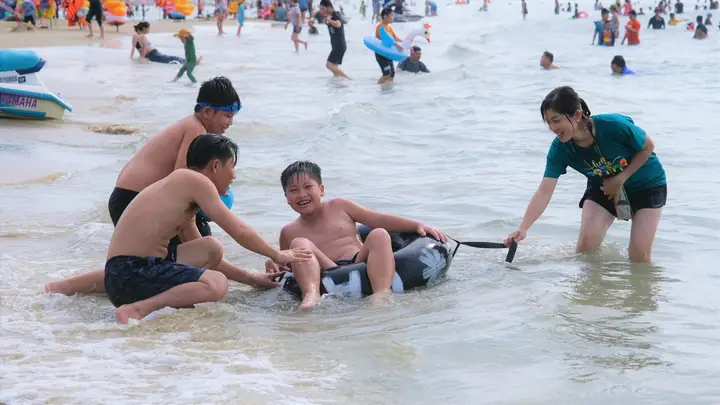 Hướng Dẫn Có Được Những Bức Hình Ảnh Tắm Biển Mùa Hè Đẹp Mắt Hướng Dẫn Có Được Những Bức Hình Ảnh Tắm Biển Mùa Hè Đẹp Mắt