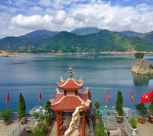 Hình Ảnh Thác Bờ Hòa Bình: Khám Phá Vẻ Đẹp Thiên Nhiên Và Ý Nghĩa Văn Hoá