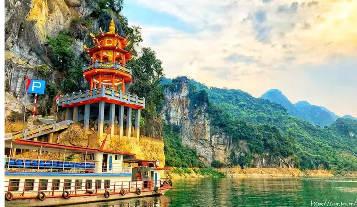 Hình Ảnh Thác Bờ Hòa Bình: Khám Phá Vẻ Đẹp Thiên Nhiên Và Ý Nghĩa Văn Hoá