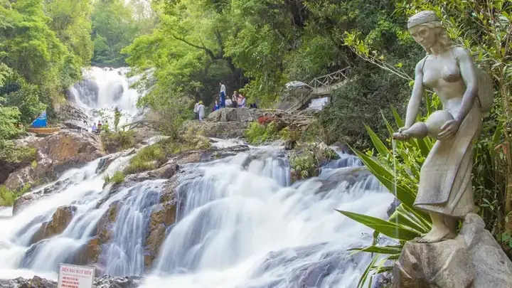 Hình Ảnh Thác Datanla Đà Lạt: Tỏa Sáng Trong Khung Cảnh Thiên Nhiên