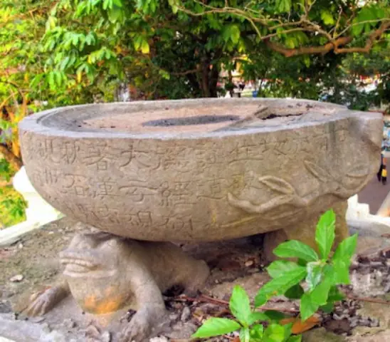 Tháp Bút Đài Nghiên: Hình Ảnh, Lịch Sử Và Trải Nghiệm Tham Quan Tại Huế