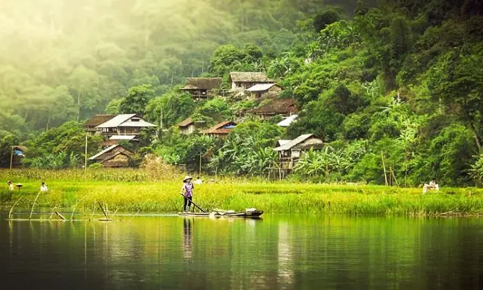 Hồ Ba Bể Bắc Kạn: Cẩm Nang Khám Phá Thiên Nhiên Tuyệt Đẹp Miền Bắc Hồ Ba Bể Bắc Kạn: Cẩm Nang Khám Phá Thiên Nhiên Tuyệt Đẹp Miền Bắc