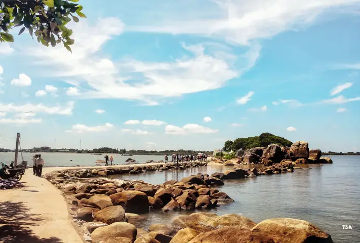 Hòn Đá Bạc Ở Cà Mau: Tất Tần Tật Những Thông Tin Cần Biết