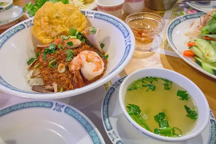 Khám Phá Hủ Tiếu Bà Năm Sa Đéc – Lịch Sử, Vị Ngon & Địa Chỉ