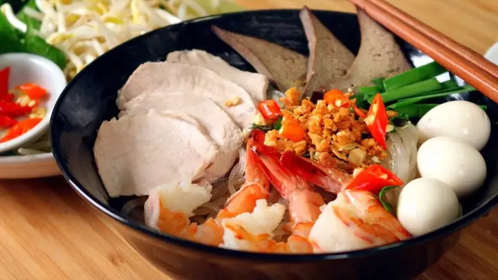 Hủ Tiếu Nam Vang Sài Gòn: Cẩm Nang Thưởng Thức Đặc Sản Đường Phố