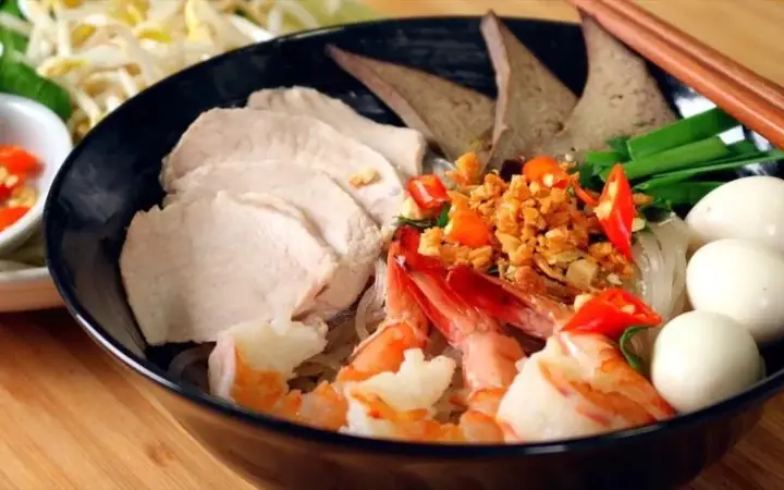 Đánh Giá Hủ Tiếu Nam Vang Trung Còi: Trải Nghiệm Thực Tế Từ Một Du Khách