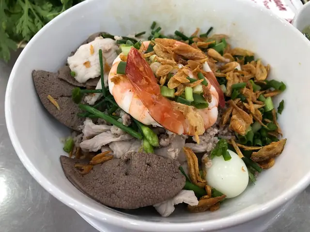Hủ Tiếu Nhân Quan Âu Cơ: Đánh Giá Chi Tiết Từ Một Du Khách Thực Tế