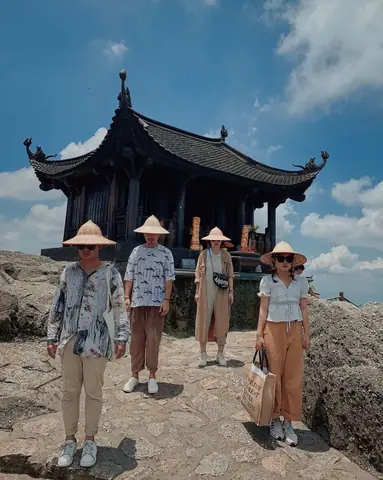 Hướng Dẫn Di Chuyển Từ Sân Bay Nội Bài Đến Chùa Yên Tử: So Sánh 4 Phương Tiện Phổ Biến