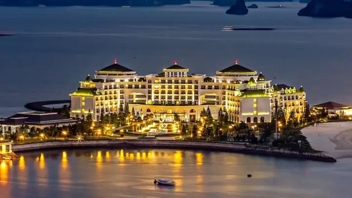 Top 7 Khách Sạn 5 Sao Hạ Long Đáng Đến Nhất Năm 2026