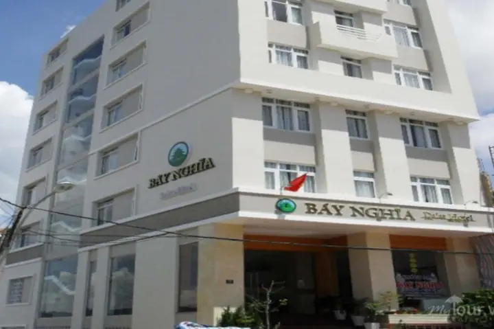 Khách Sạn Bảy Nghĩa Đà Lạt: Đánh Giá, Giá & Địa Chỉ