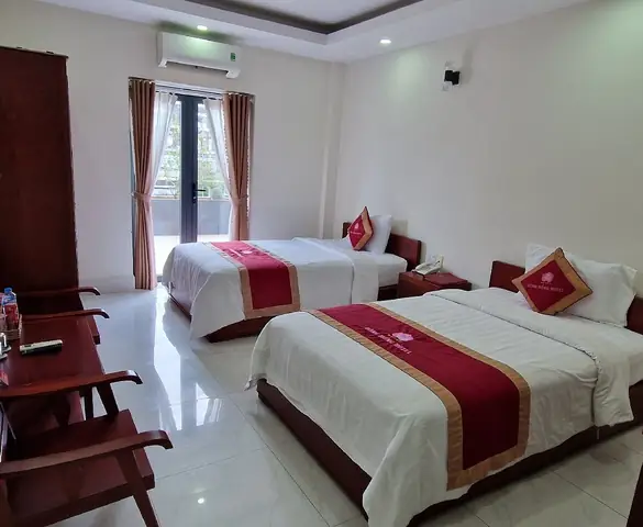 Đánh Giá Khách Sạn Bông Hồng: Tiện Nghi, Vị Trí & Giá