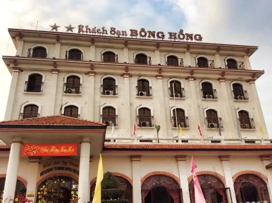 Đánh Giá Khách Sạn Bông Hồng: Tiện Nghi, Vị Trí & Giá