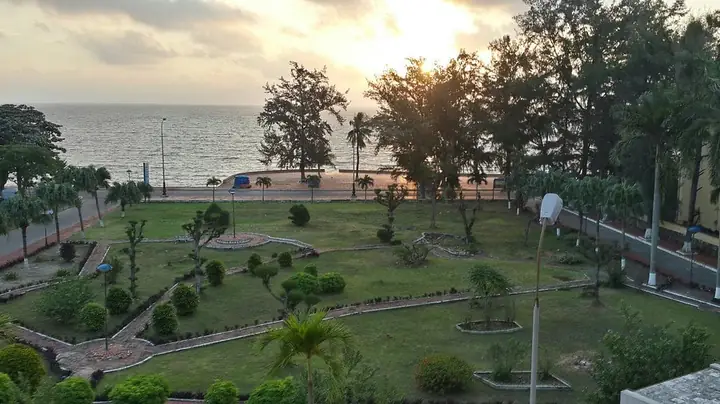 Khách Sạn Công Đoàn Đồ Sơn: Đánh Giá & Đặt Phòng