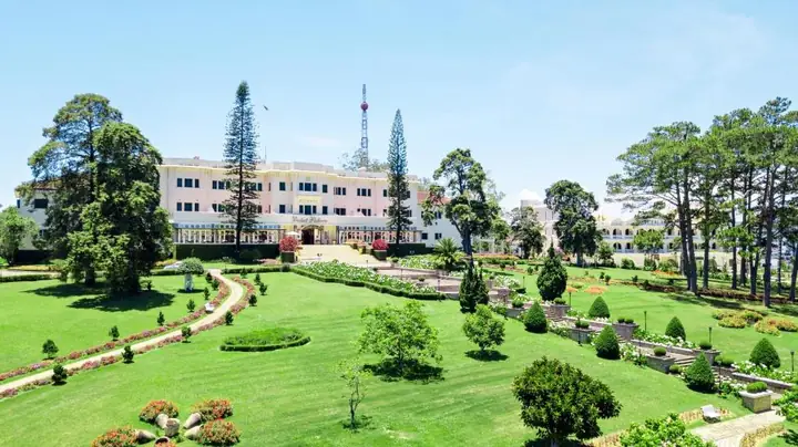 Khám Phá Dalat Palace Heritage Hotel – Phòng Deluxe, Suite & Villa Cho Trải Nghiệm Sang Trọng Khám Phá Dalat Palace Heritage Hotel – Phòng Deluxe, Suite & Villa Cho Trải Nghiệm Sang Trọng