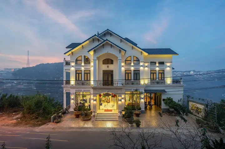 Top 7 Khách Sạn Đà Lạt View Đẹp Nhất Năm 2026: Đánh Giá Chi Tiết Top 7 Khách Sạn Đà Lạt View Đẹp Nhất Năm 2026: Đánh Giá Chi Tiết