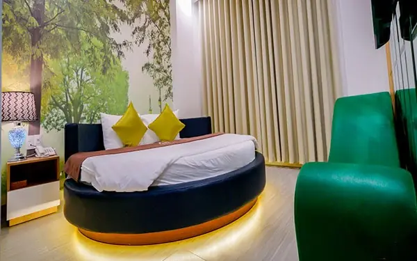 Khách Sạn Đẹp Ở Phú Nhuận: 4 Lựa Chọn Lãng Mạn Cho Cặp Đôi Khách Sạn Đẹp Ở Phú Nhuận: 4 Lựa Chọn Lãng Mạn Cho Cặp Đôi