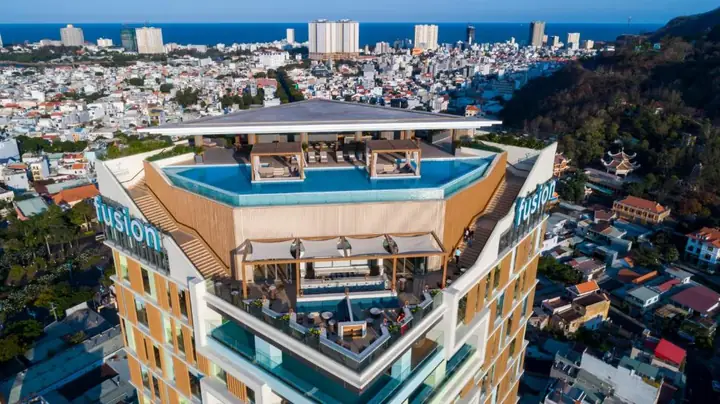Khám Phá Fusion Suites Vũng Tàu – Đánh Giá, Giá Phòng & Tiện Nghi Boutique
