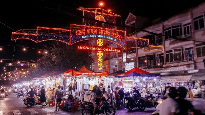 Đánh Giá Khách Sạn Gần Chợ Đêm Cần Thơ: Top Lựa Chọn Tối Ưu & Bí Quyết Chọn Phòng