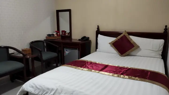 Khám Phá Khách Sạn Tân Phú Gia: Đánh Giá, Giá Phòng & Tiện Nghi