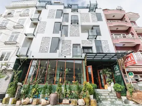 Đánh Giá Chi Tiết Khách Sạn Hoàng Minh Châu Bà Triệu Đà Lạt: Trải Nghiệm Ở Trung Tâm Thành Phố Sương Mù