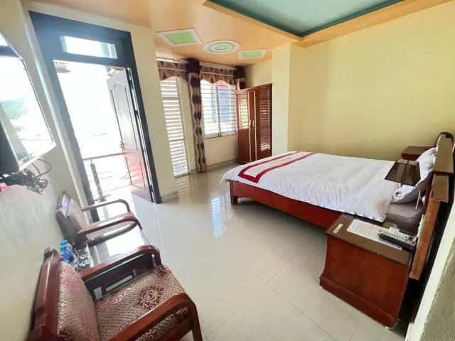 Huy Hoàng Hotel Đồng Văn: Đặt Phòng & Đánh Giá