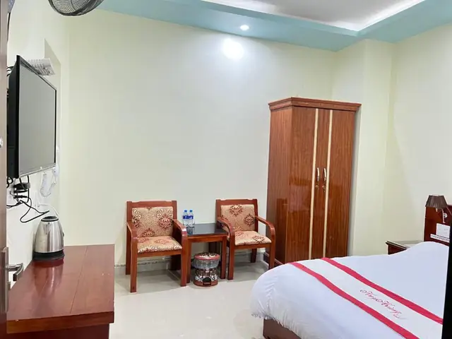 Huy Hoàng Hotel Đồng Văn: Đặt Phòng & Đánh Giá