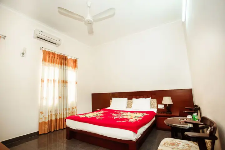 Đánh Giá Khách Sạn Lầu 7 Nha Trang: Tiện Nghi, Vị Trí, Giá