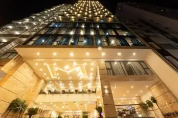 Đánh Giá Majestic Premium Hotel Nha Trang: Tiện Nghi & Giá Phòng