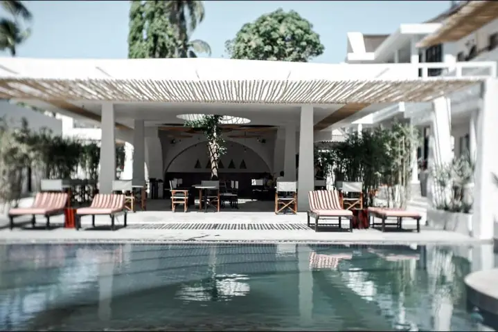 Khách Sạn Meraki Oasis Mũi Né: Thông Tin Và Đánh Giá Chi Tiết